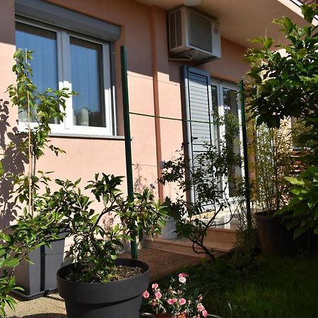 Studio Max With Parking Ровінь Екстер'єр фото