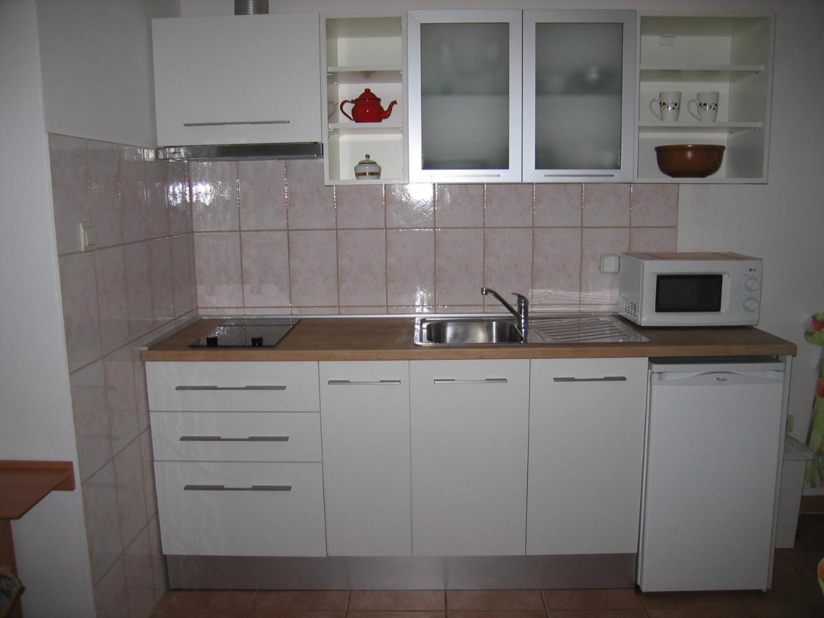 Studio Max With Parking Ровінь Екстер'єр фото