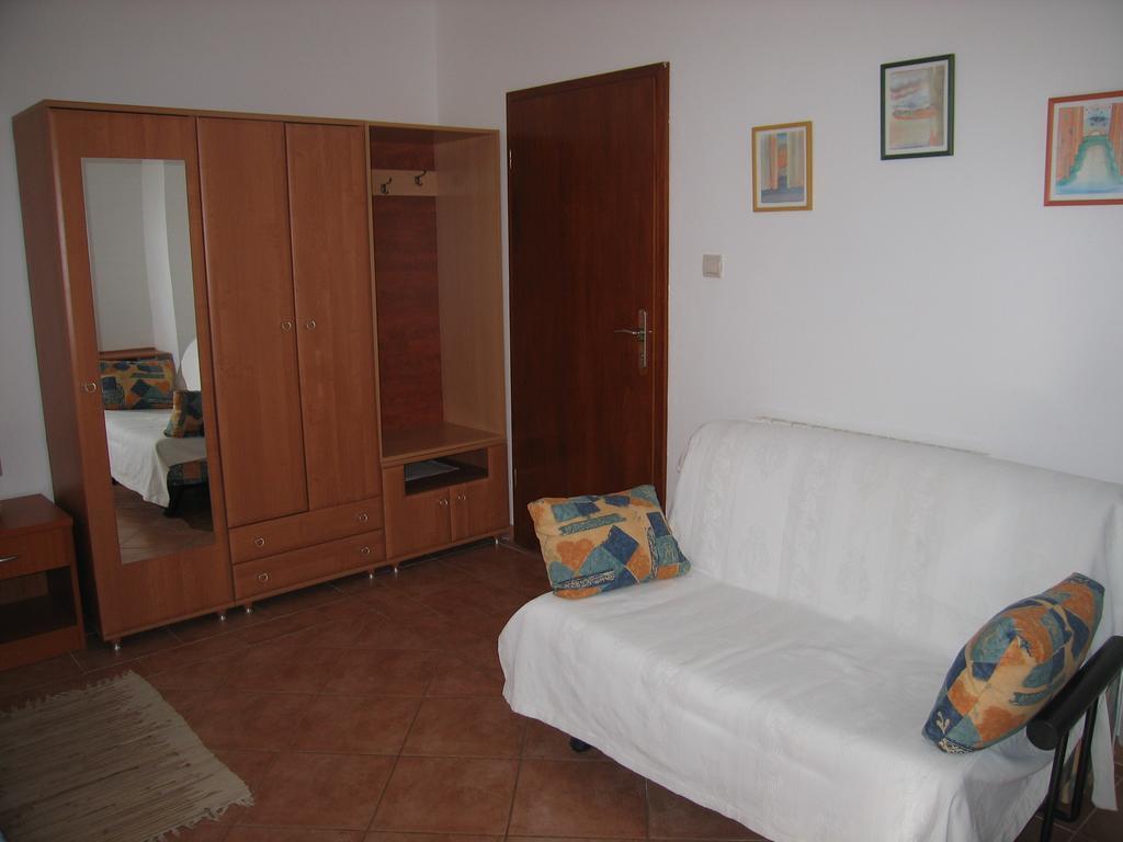 Studio Max With Parking Ровінь Екстер'єр фото